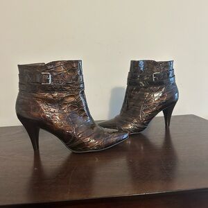Antonio Melani Rhapsody Croc Embossed Ankle Boots Brown, Size 6.5